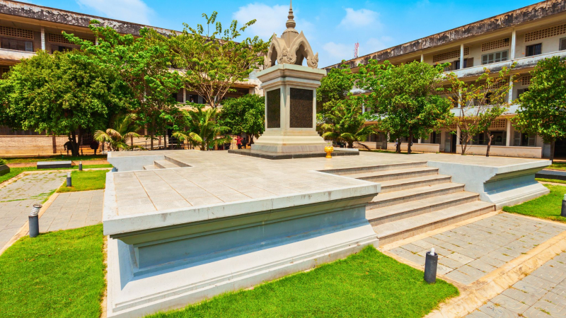 Day 2 Spend Time At The Tuol Sleng Genocide Museum